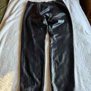 Hue Gloss Faux Leather leggings Large NWOT